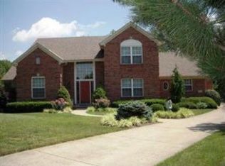 5000 Mallard Crossing Ln, Cincinnati, OH 45247