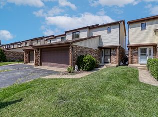 10404 Sheffield Dr, Palos Hills, IL 60465