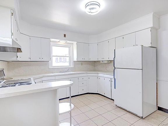 4th image of 120 Soundview Ave Floor 2