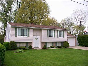1st image of 902 Aris Dr