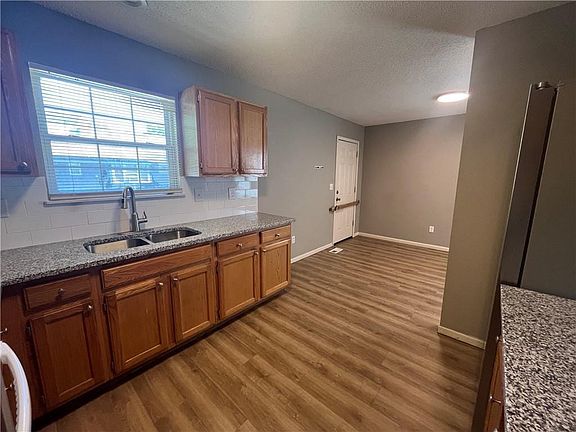 5th image of 3818-20 E 25th St