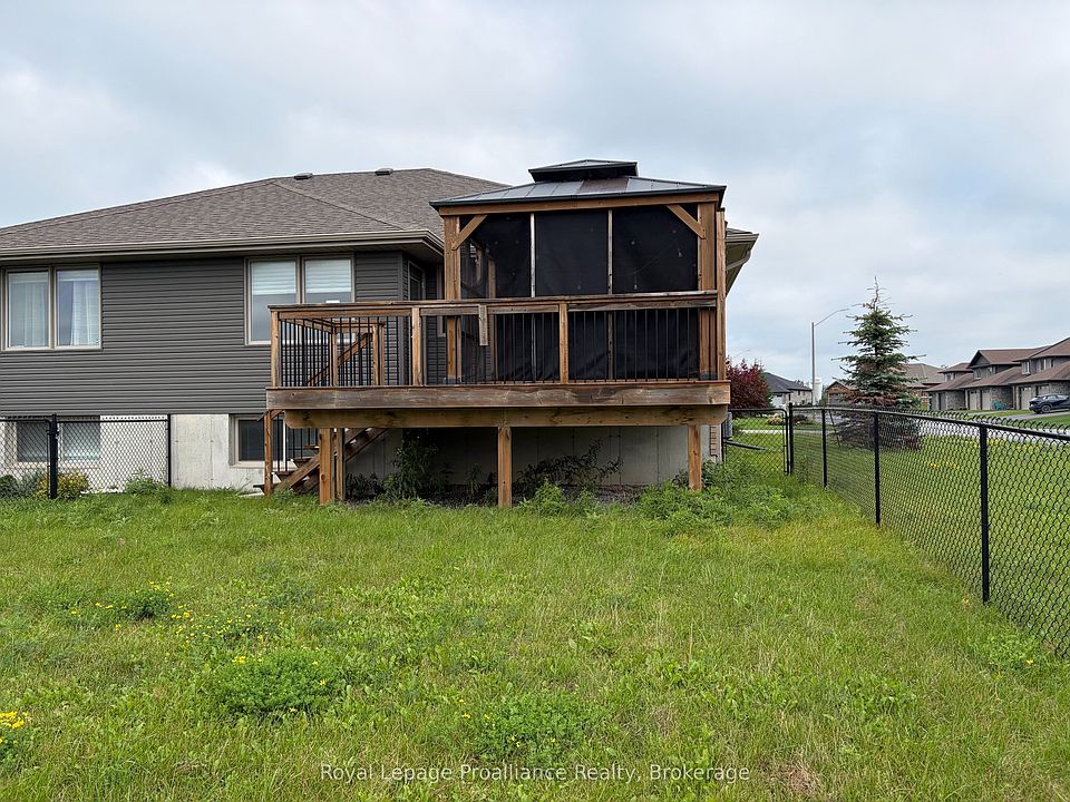 2nd image of 49 Hillside Meadow Dr