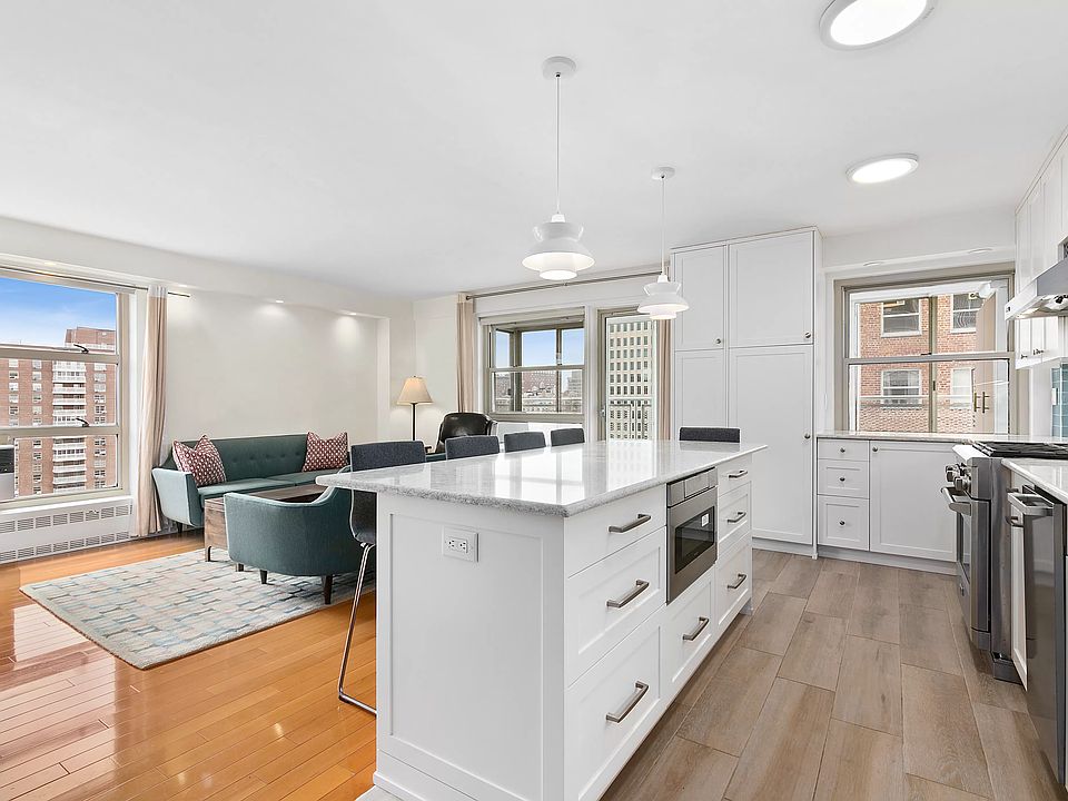 1st image of 100 La Salle St APT 17F