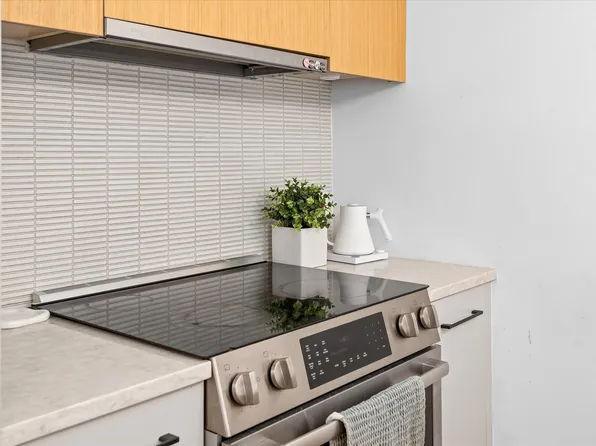 205 Freeman Street image 10 of 23