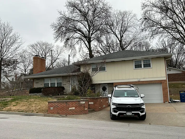 1204 Allen Ave — Photo 1