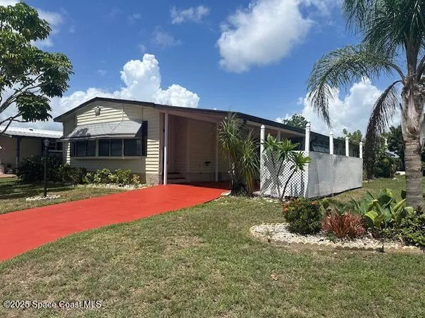 900 Oleander Cir, Barefoot Bay, FL 32976