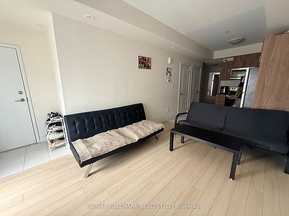 5th image of 155 Tapscott Rd #18