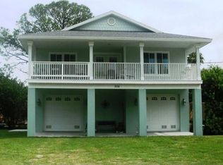 318 Pennsylvania Ave, Palm Harbor, FL 34683
