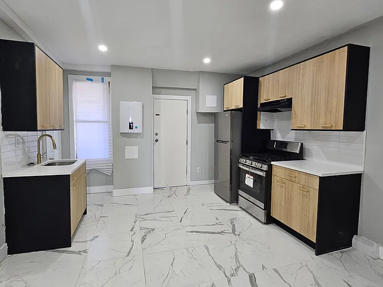 316 Warren St #3 — Photo 1