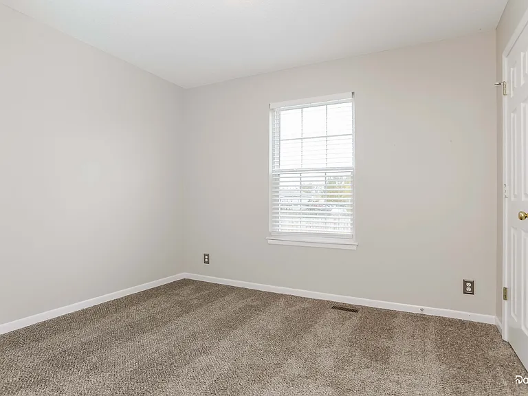 1611 Tyler Dr — Photo 12