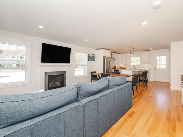 10 Webhannet Place #1, Kennebunk, ME 04043