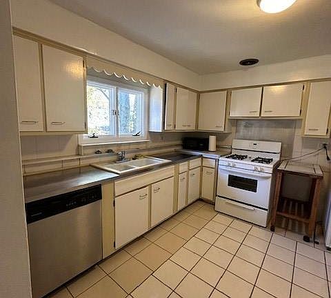 4th image of 805 Mackinaw Ave Unit 1S