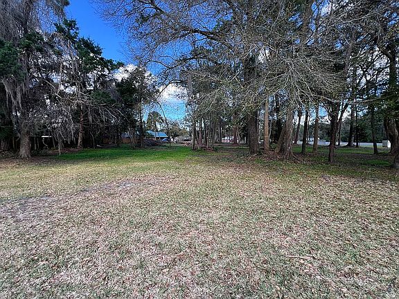 4th image of 207 Horseman Club Rd