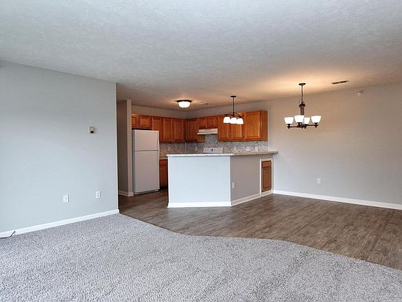 4th image of 6581 Clover Ct SE #205