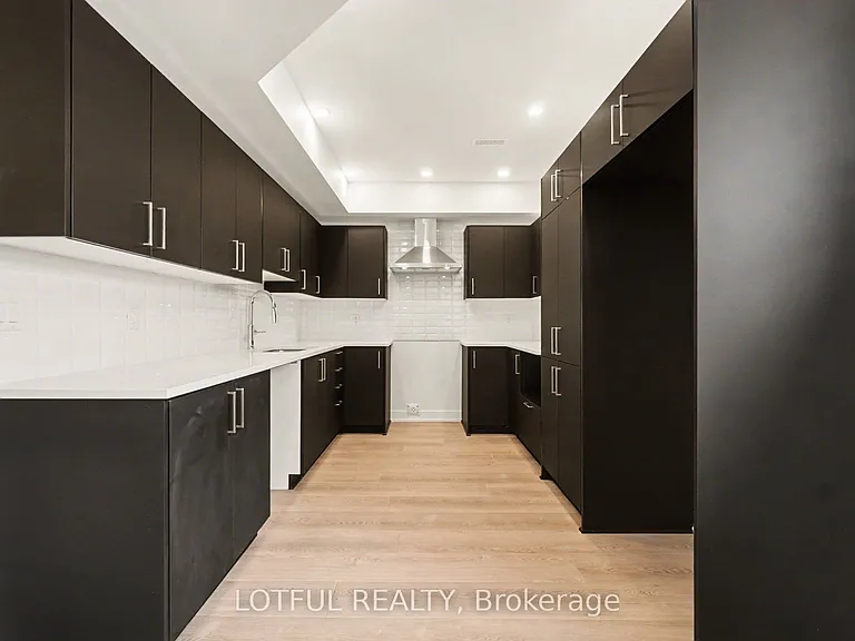 540 Tahoe Hts #B — Photo 7