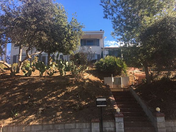 2nd image of 954 Hillcrest Dr