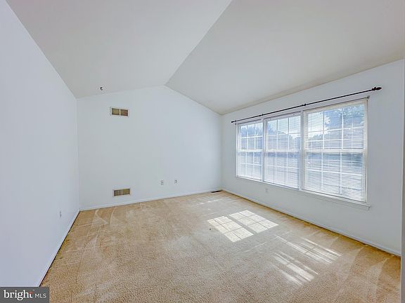 2nd image of 33 Auckland Dr