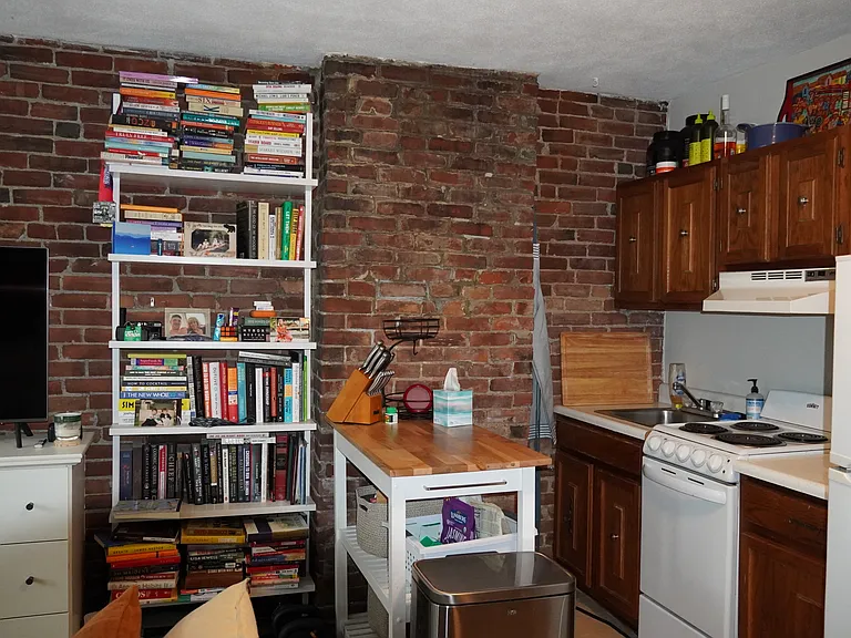 10 Wellington St #4F — Photo 8