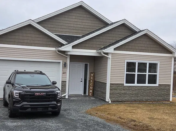 21 Ridge Ave, Stewiacke, NS B0N 2J0