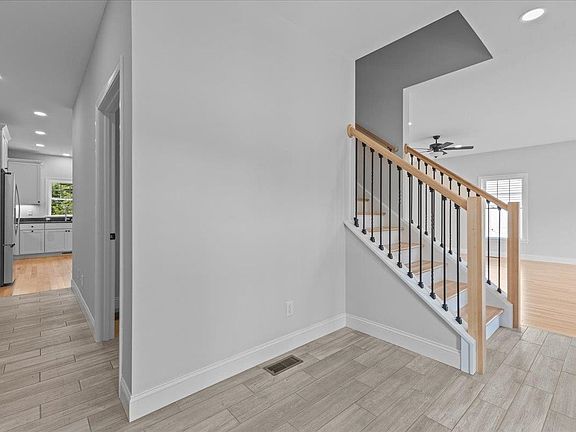 3rd image of 46 Walters Way