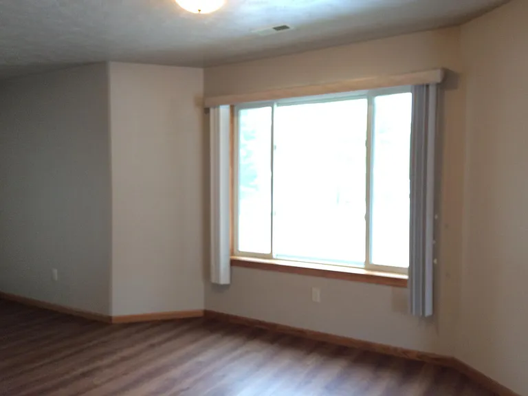 301 E 5th St #109 — Photo 10
