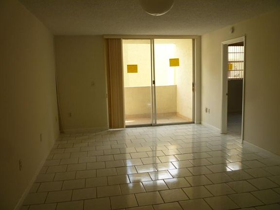 5th image of 10090 NW 80th Ct APT 1437