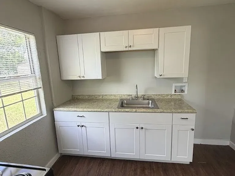 2529 Shropshire St — Photo 3