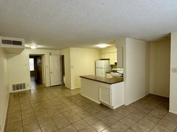 625 Louisiana Blvd SE #A, Albuquerque, NM 87108