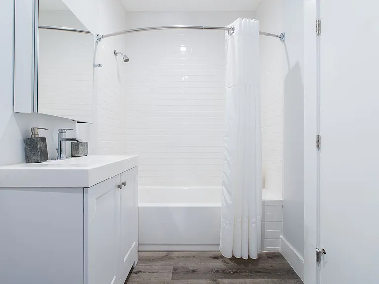 464 N Ogden Dr — Photo 14