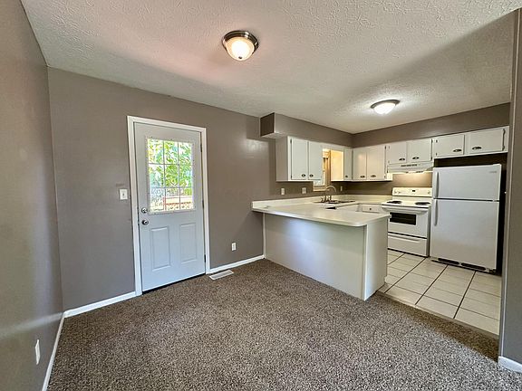 3rd image of 6952 Candlish Dr
