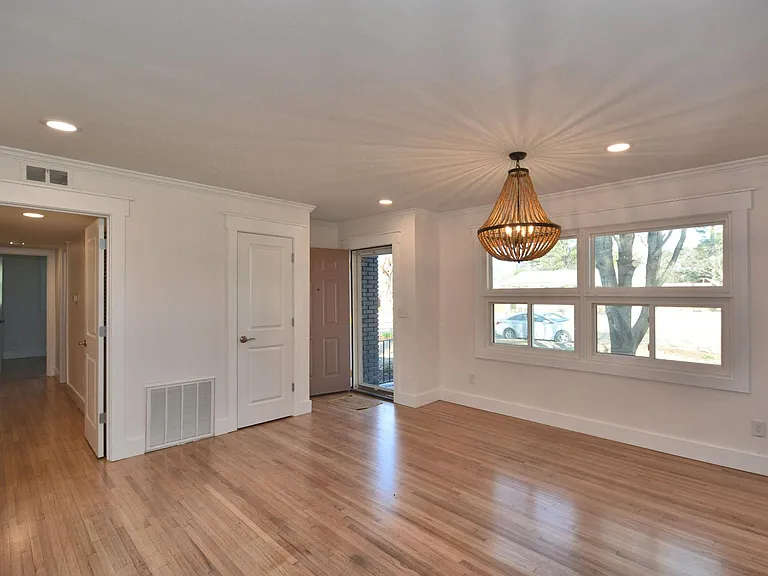 109 Edgemont Dr — Photo 8