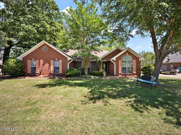 505 Golden Eagle Dr, Byram, MS 39272