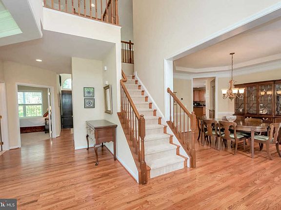 5th image of 40 Jordan Ln
