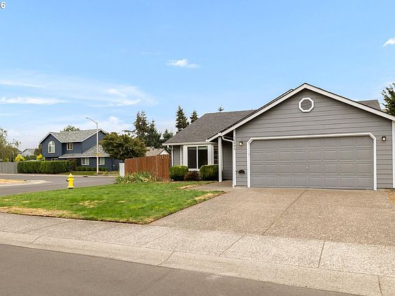 2nd image of 16802 NE 31st Way