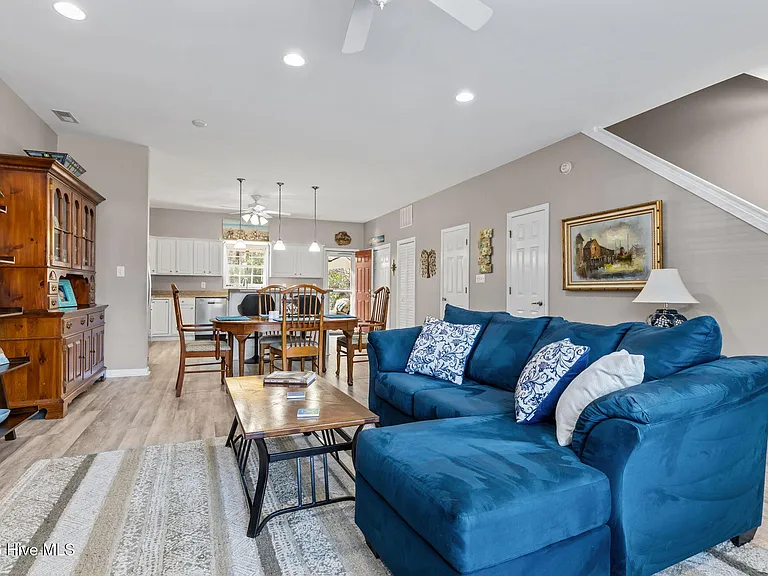 101 Ole Field Cir #C — Photo 3