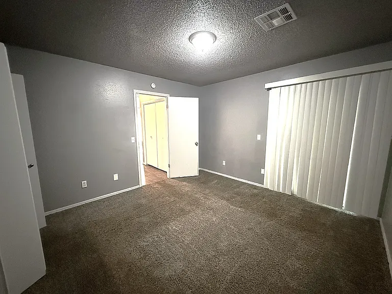 4229 Wembleton Cir #4229 — Photo 8