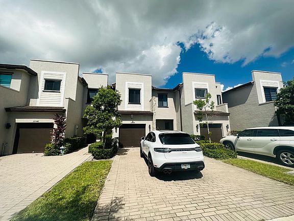 2nd image of 20554 NE 2nd Ct