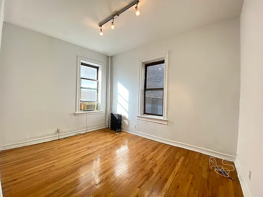 Rented by Lang Realty LLC | media 2