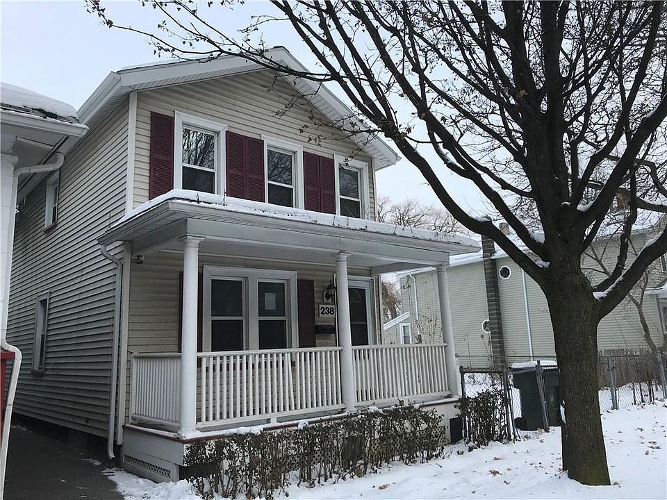 2nd image of 236 Lyndhurst St