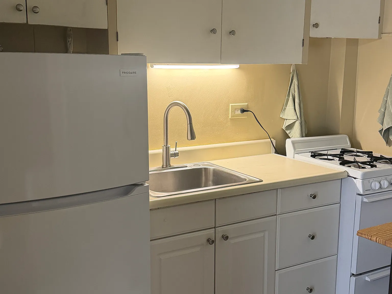 Studio, 295 sqft, $1,650 — Photo 2