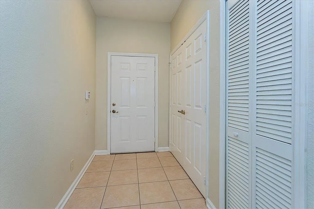 3 bed, 2.0 bath, 1411 sqft, $2,000 — Photo 3