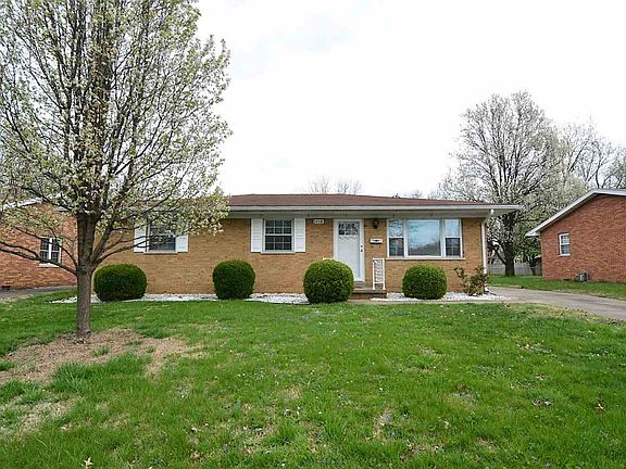 4th image of 1718 S Kenmore Dr
