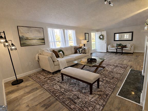 3rd image of 210 Flint River Estates Rd