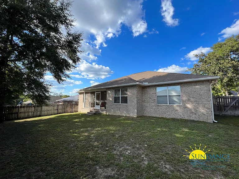 407 Serene Ct — Photo 16