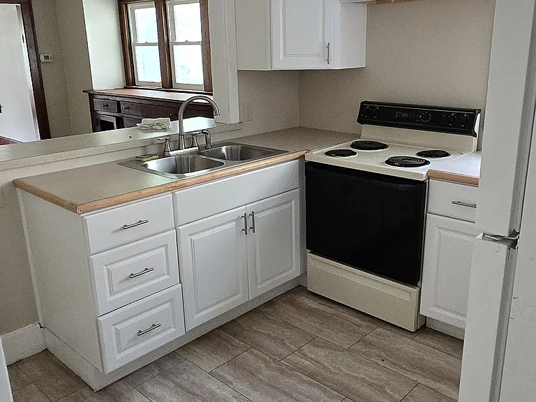 4024 Willys Pkwy — Photo 3