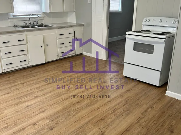 17 Elm St #1, Lewiston, ME 04240
