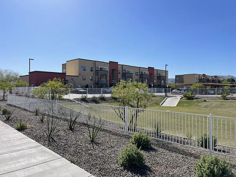 Lynne Village Apartments — Photo 6