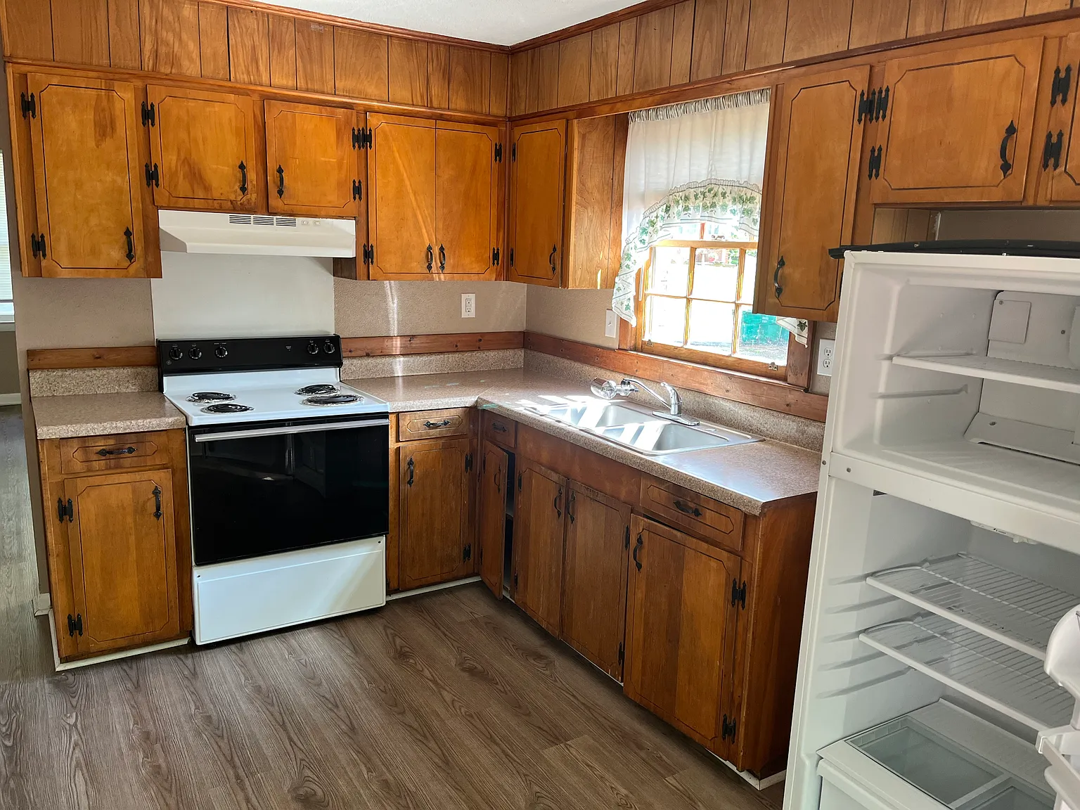 2 bed, 1.5 bath, $975 — Photo 3