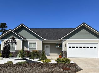 4255 Caddington Ln, Florence, OR 97439