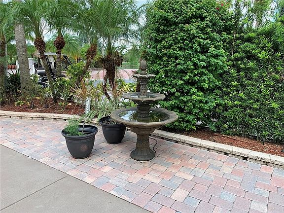 5th image of 9 NW Boundary Dr